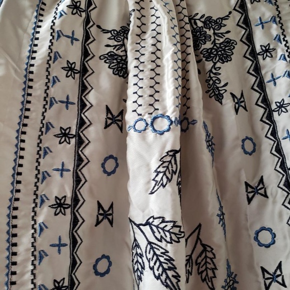 Jane and Delancey Plaid Button Embroidered Shirt - Picture 6 of 7